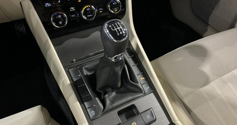 Skoda Superb cena 104900 przebieg: 107000, rok produkcji 2020 z Piastów małe 529